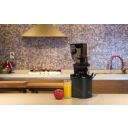 1666349538-revo830-cerny-lf2.jpg Thumb