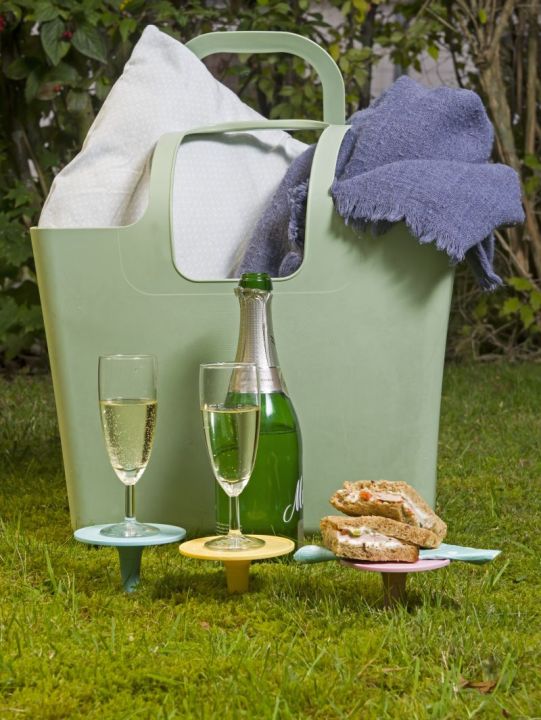 RS3084_10360_Picknickdorn_auf Rasen mit Tasche2 (1).jpg RS3084_10360_Picknickdorn_auf_Rasen_mit_Tasche2_1_.jpg