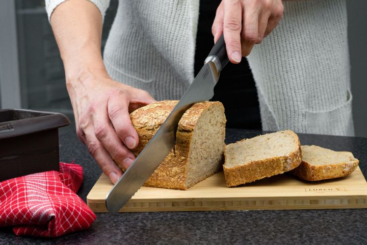 1718869627-rs5185_230410_tango_brot-messer_motiv-2-lpr.jpg