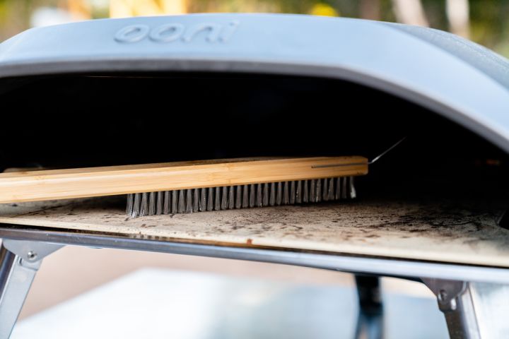 1754041410-lifestyle-ooni-pizza-oven-brush.jpg