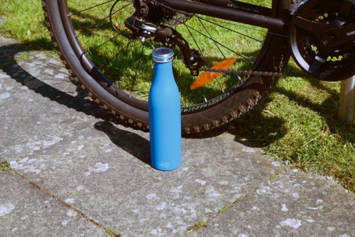 1785226474-rs7642_00240865_isolier-flasche_azur_750ml_2.jpg