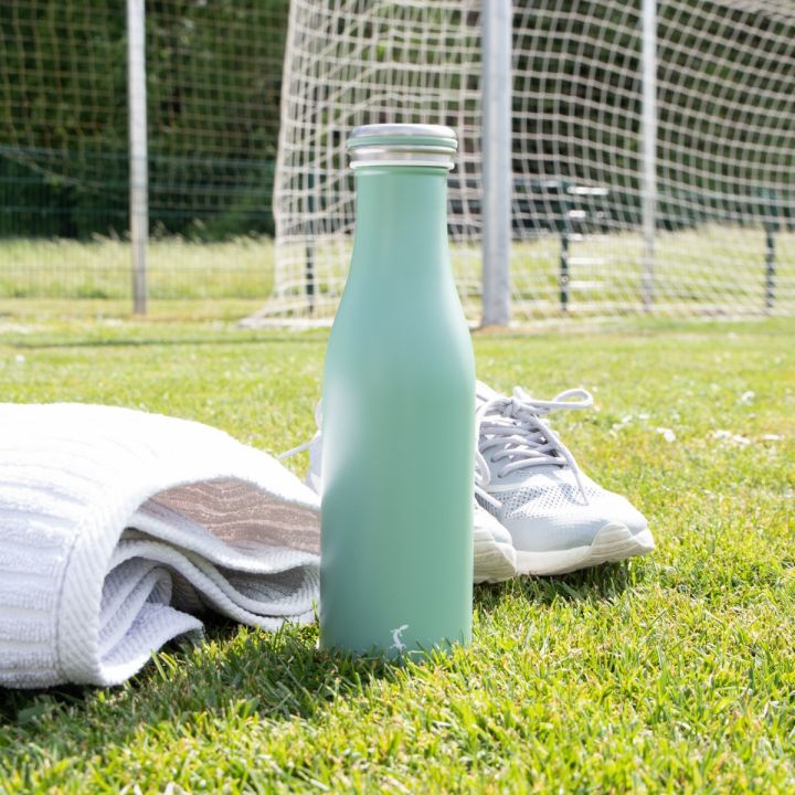1785232749-rs8872_lurch-eds-isoflasche-dark-salvia-500ml-240803-08-w.jpg