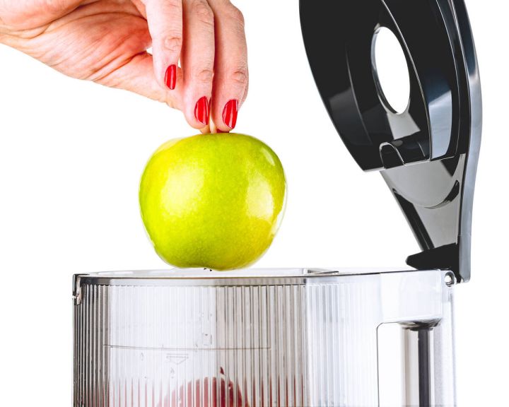 1790234503-sana-juicer-878-jablko.jpg